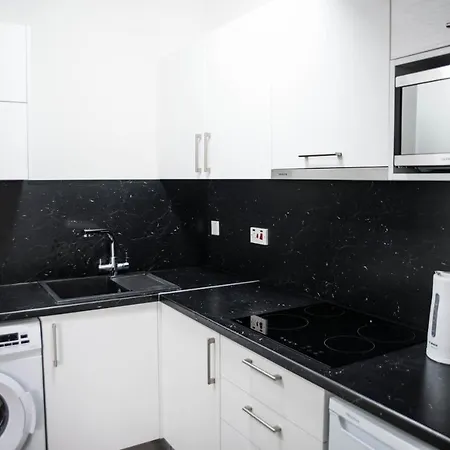 One Bedroom In In Good Location Πάφος