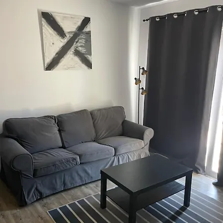 One Bedroom In In Good Location