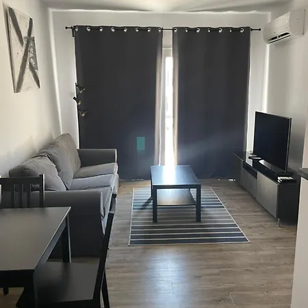 One Bedroom In In Good Location Lägenhet